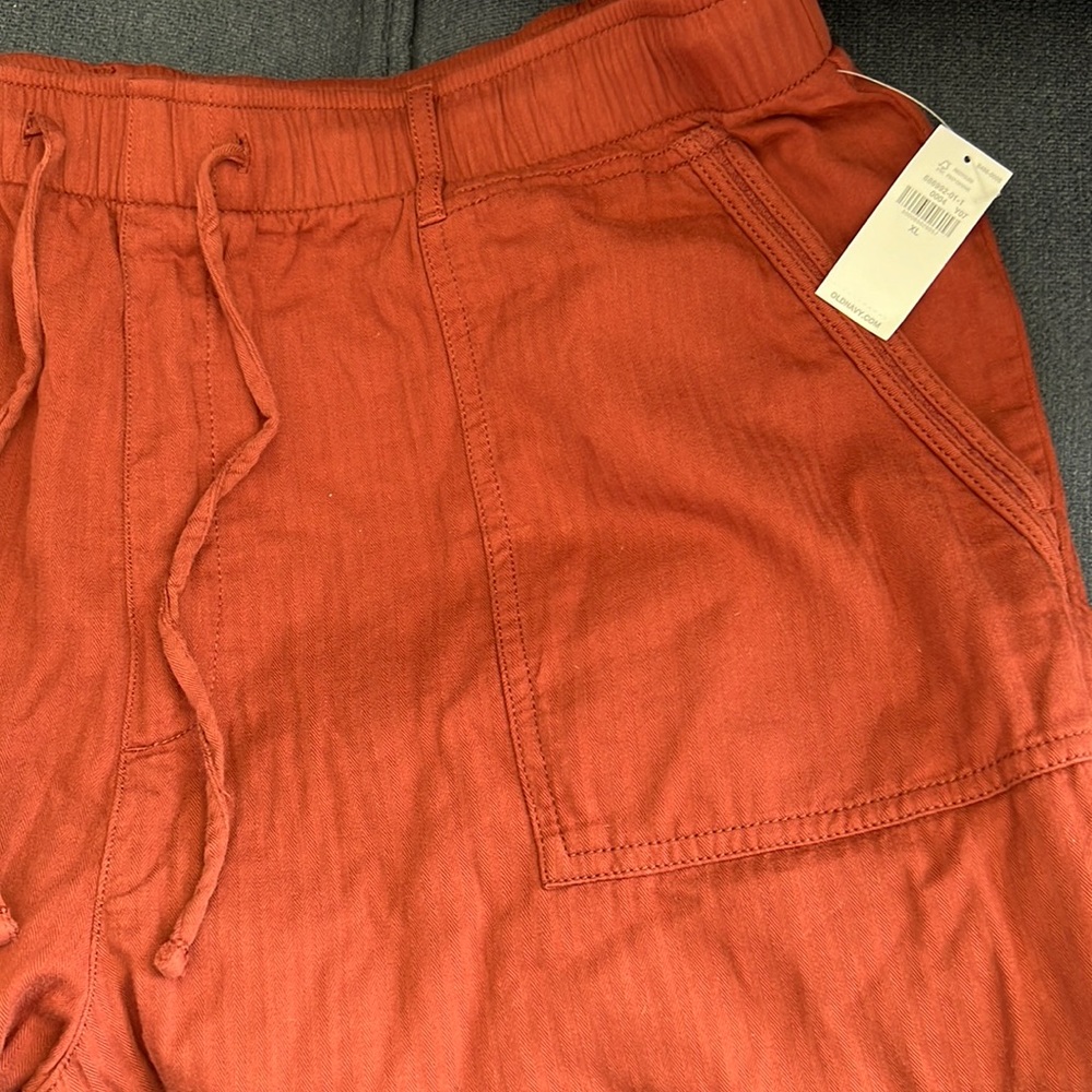 Old Navy 100% Cotton Draw String Pants brown russet color. Brand new.